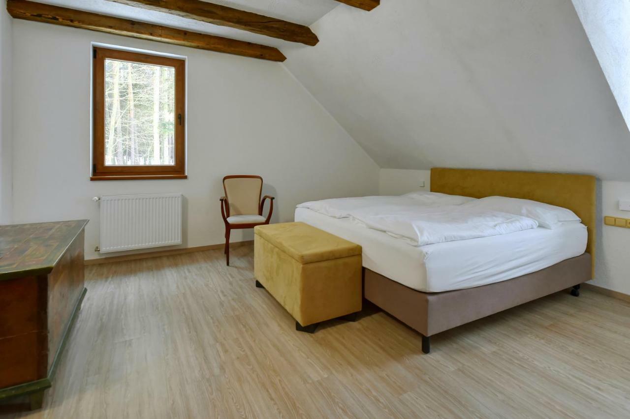 Zamecka Fortovna Obora - Forester House Kaznejov Esterno foto