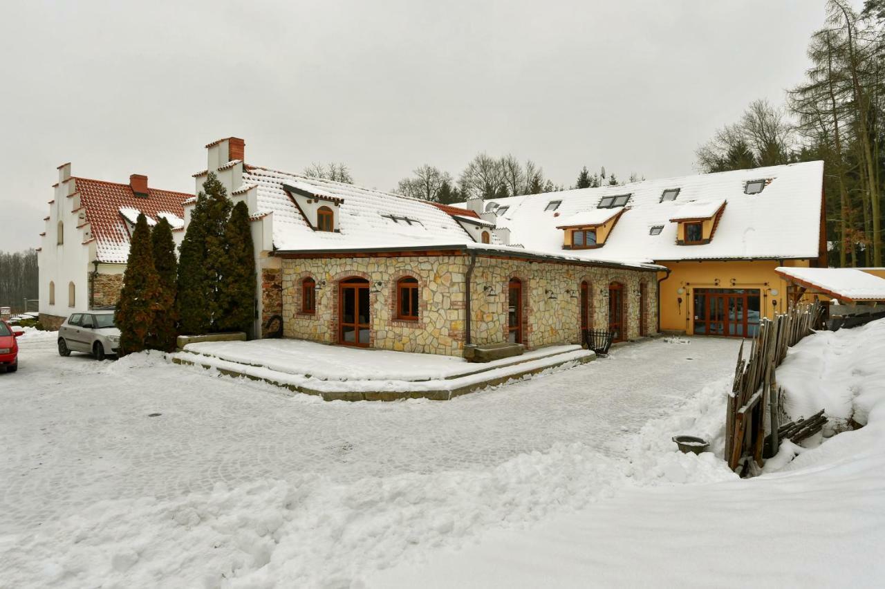 Zamecka Fortovna Obora - Forester House Kaznejov Esterno foto