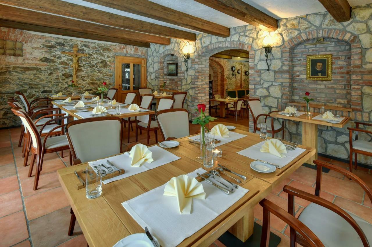 Zamecka Fortovna Obora - Forester House Kaznejov Esterno foto