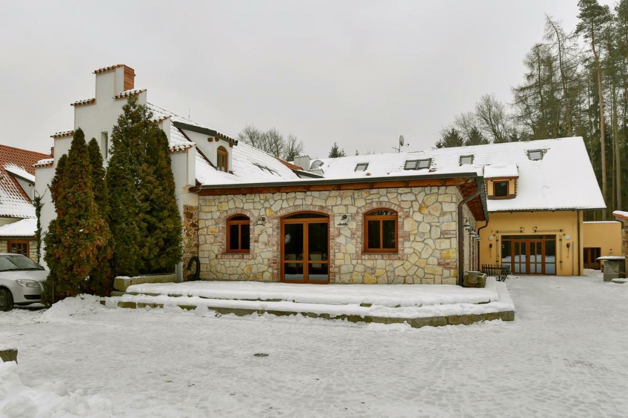 Zamecka Fortovna Obora - Forester House Kaznejov Esterno foto