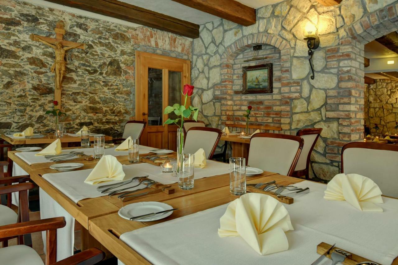 Zamecka Fortovna Obora - Forester House Kaznejov Esterno foto
