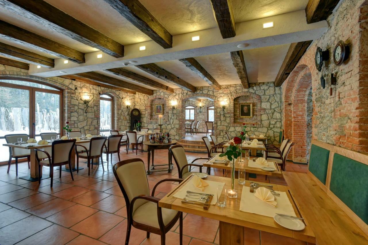 Zamecka Fortovna Obora - Forester House Kaznejov Esterno foto